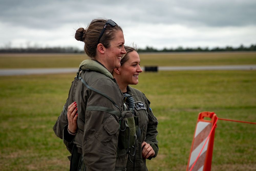 F-16 Viper Demonstration Team perform at Alabama Air Narional Guard