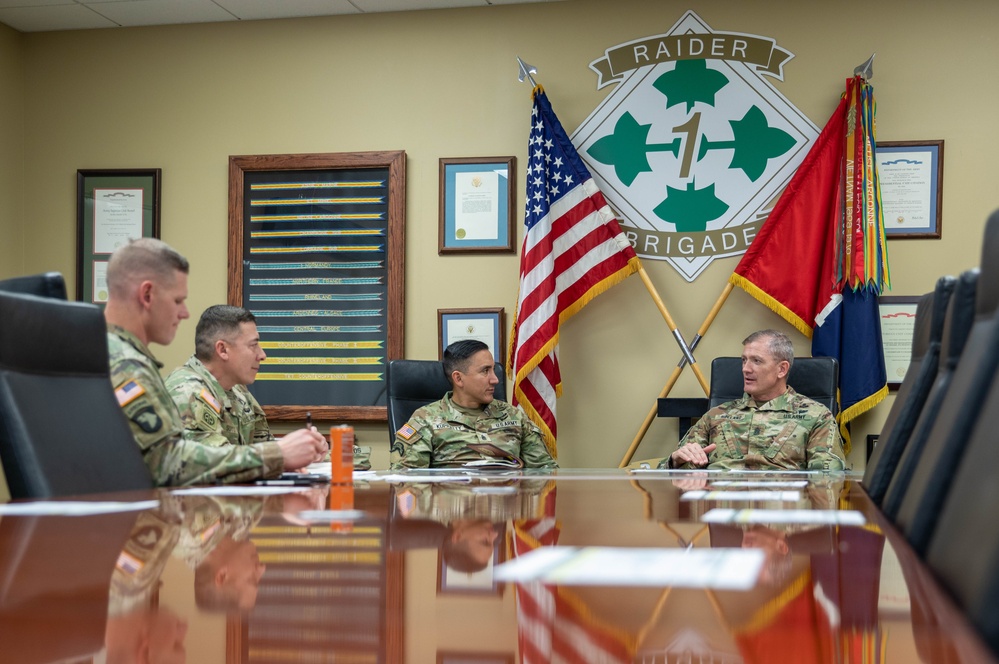 FORSCOM CSM Holland visits the Ivy Division