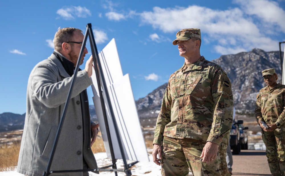 FORSCOM CSM Holland visits the Ivy Division