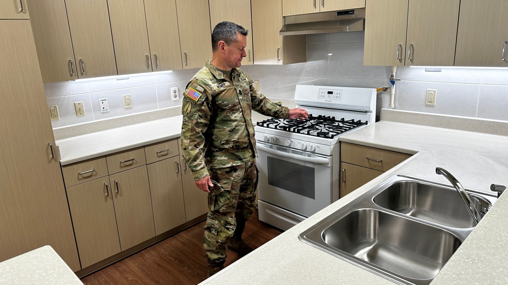 SMA Weimer visits units in South Korea