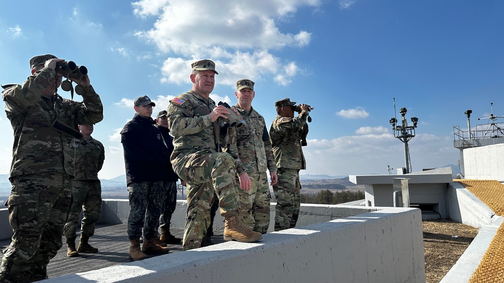 SMA Weimer visits units in South Korea