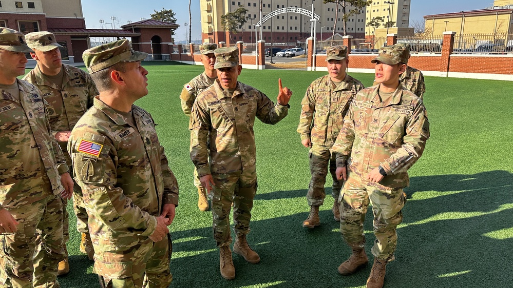 SMA Weimer visits units in South Korea