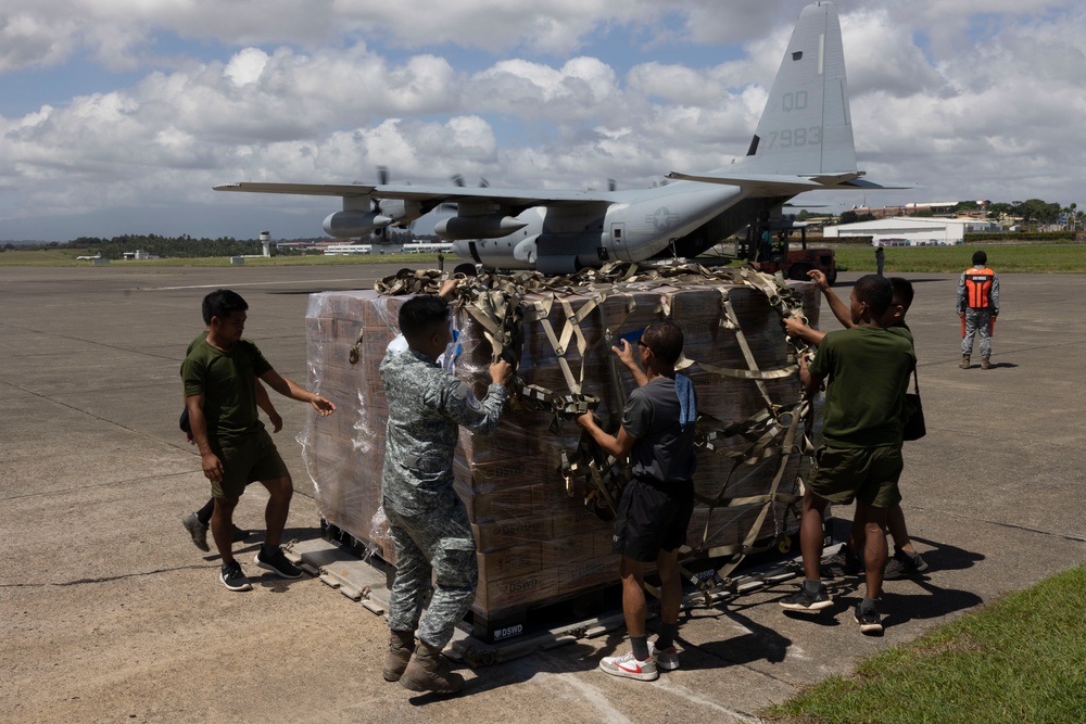 U.S. Marines Continue To Provide Aid In Support Of Mindanao Relief Efforts Alongside Philippine Allies