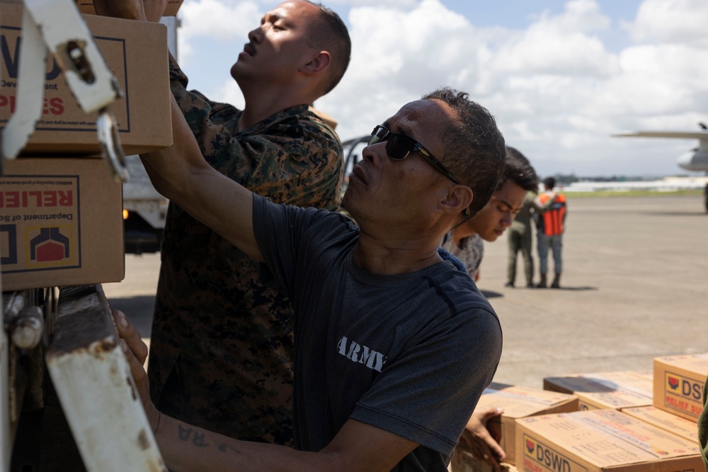 U.S. Marines Continue To Provide Aid In Support Of Mindanao Relief Efforts Alongside Philippine Allies