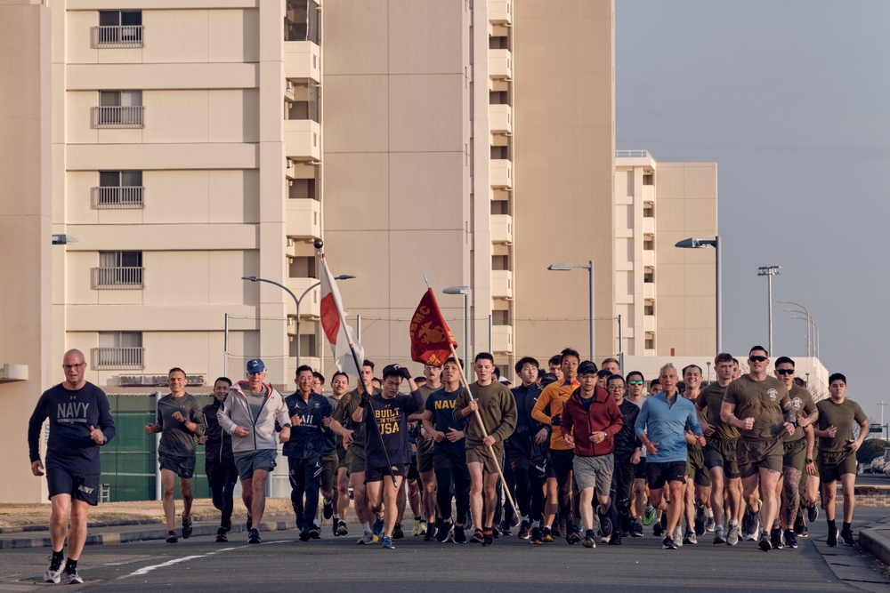 U.S. Ambassador to Japan Runs 5K in Yokosuka