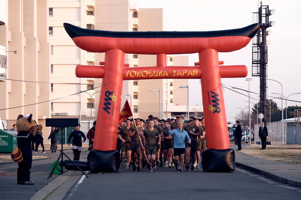 U.S. Ambassador to Japan Runs 5K in Yokosuka