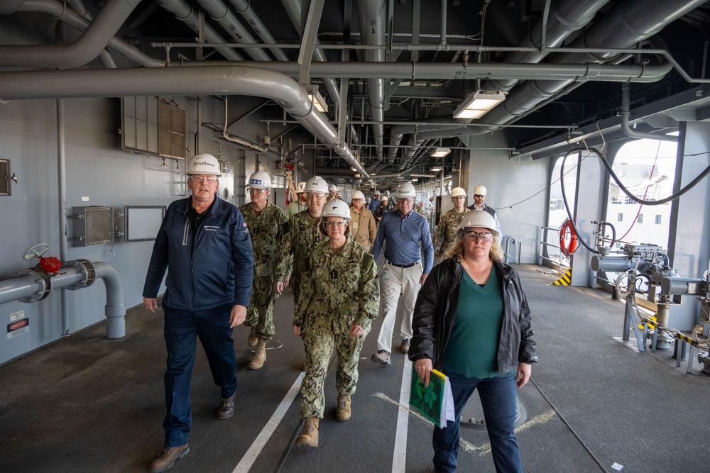 CNO Tours USS Anchorage and USNS Earl Warren