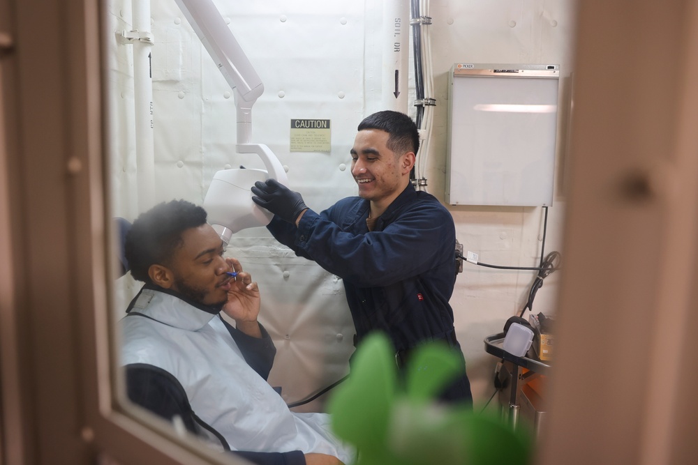 USS BATAAN MEDICAL SAILORS CONDUCT ROUTINE OPERATIONS