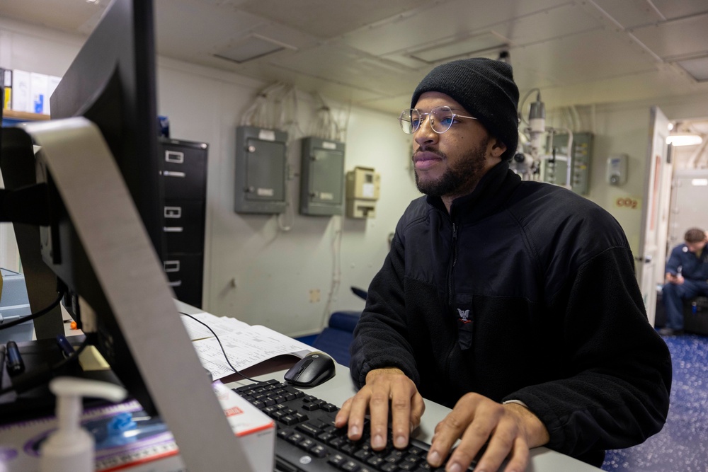 USS BATAAN MEDICAL SAILORS CONDUCT ROUTINE OPERATIONS