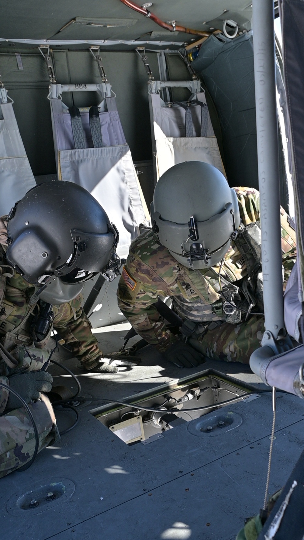 DVIDS - Images - Black Hawk sling load training [Image 4 of 9]