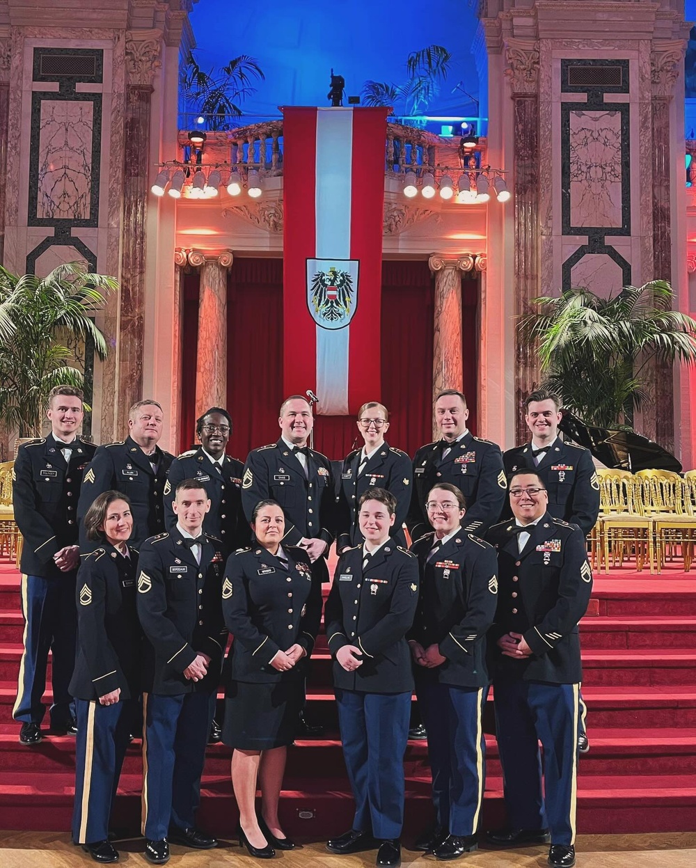 40th Army Band Play the Hofburg