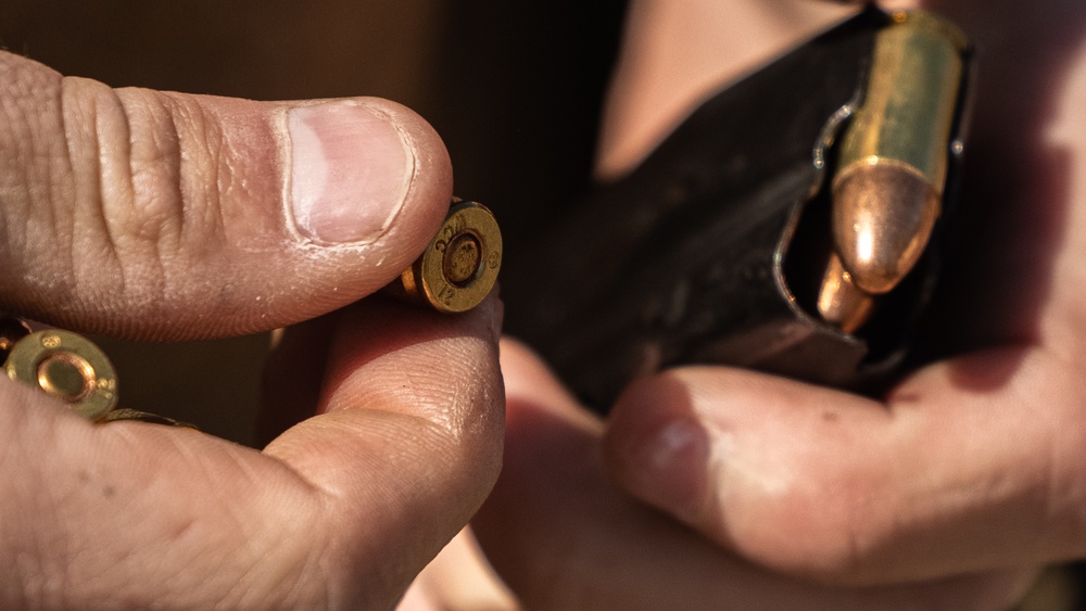 24th MEU MSPF Marines Conduct MAAWS and Small Arms Range