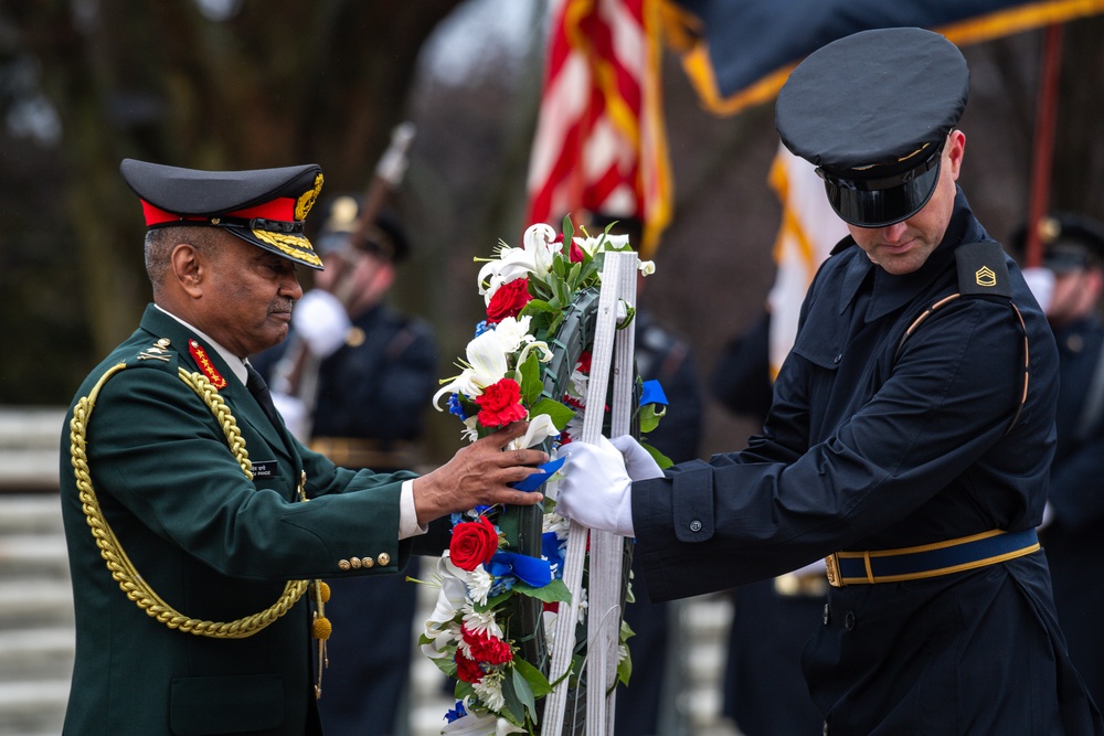 Chief of Indian Army Staff Lays Wreath at Arlington National Cemetery