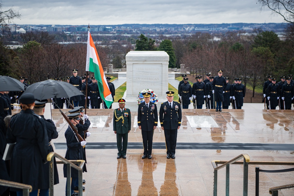 Chief of Staff of the U.S. Army hosts Chief of Indian Army Staff at Arlington National Cemetery