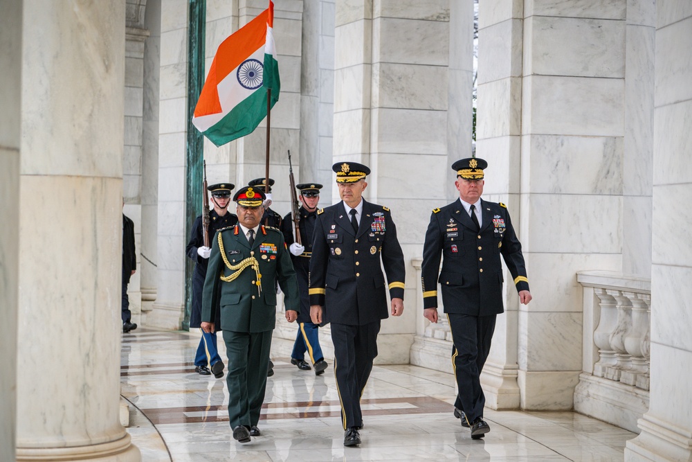 Chief of Staff of the U.S. Army hosts Chief of Indian Army Staff at Arlington National Cemetery