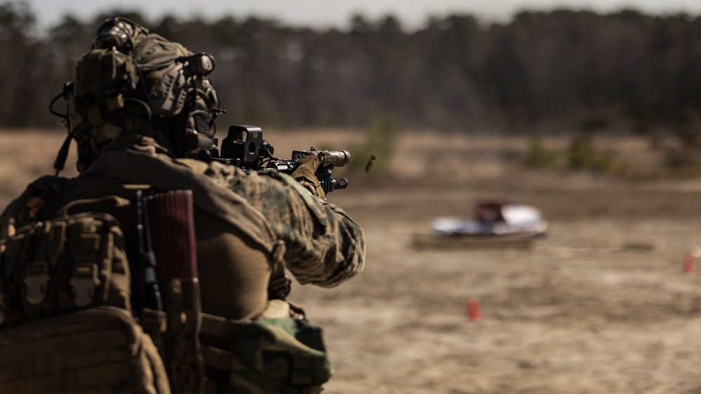 24th MEU MSPF Marines Conduct MAAWS and Small Arms Range