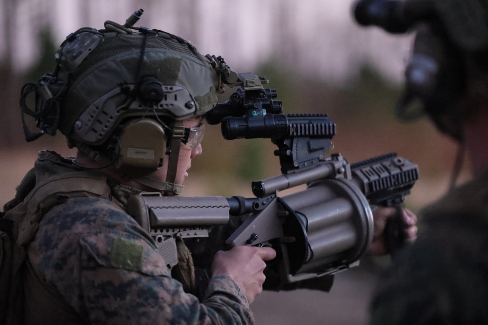 24th MEU MSPF Marines Conduct MAAWS and Small Arms Range