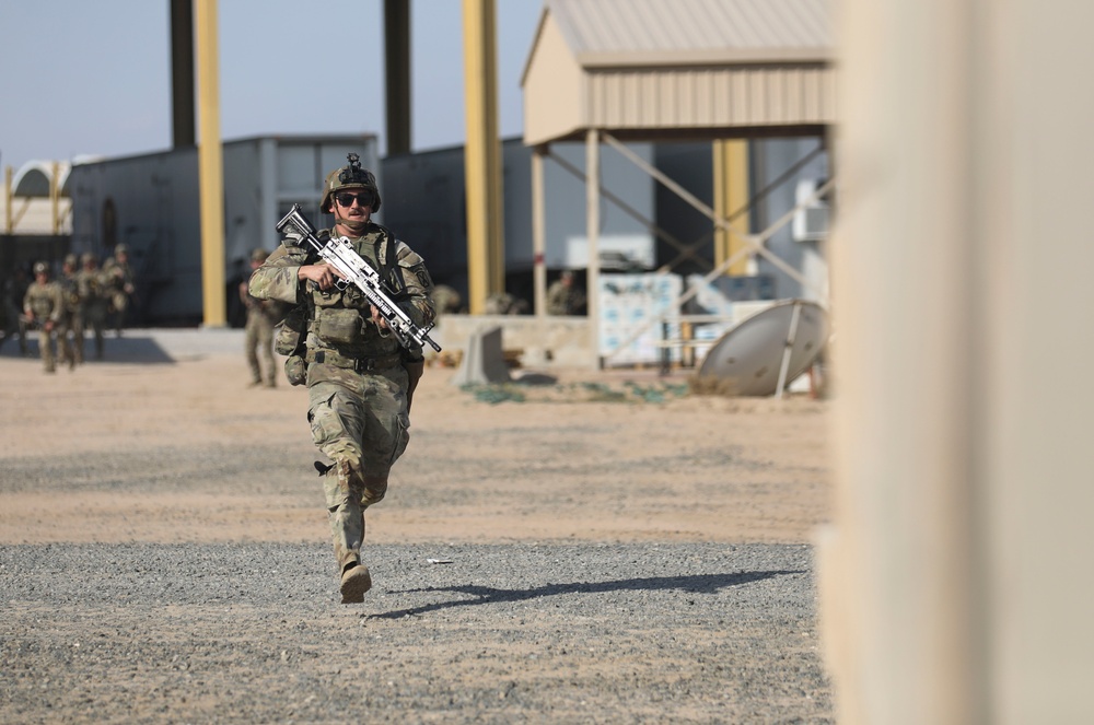 U.S., British Service Members Conduct FINEX Rehearsal during Eager Defender 24