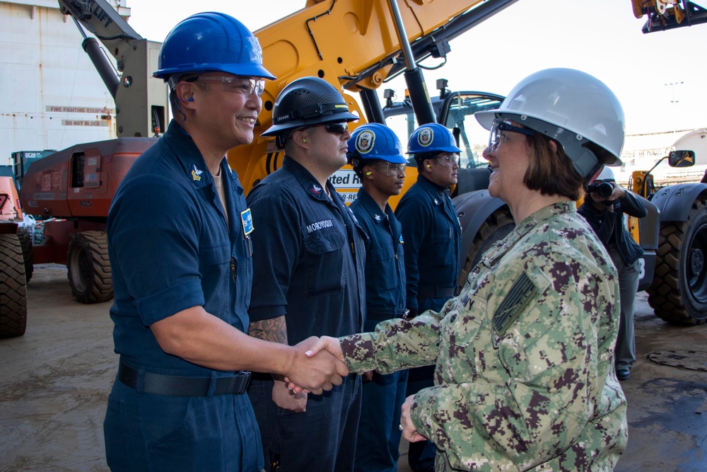 CNO Franchetti Visits USS Anchorage