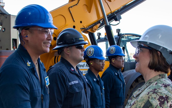CNO Franchetti Visits USS Anchorage