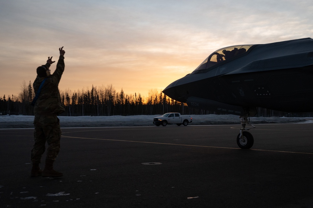 AFE Airmen prepare aircrew for takeoff