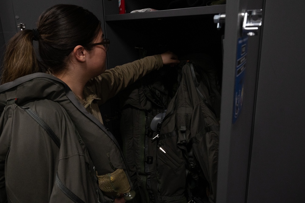 AFE Airmen prepare aircrew for takeoff