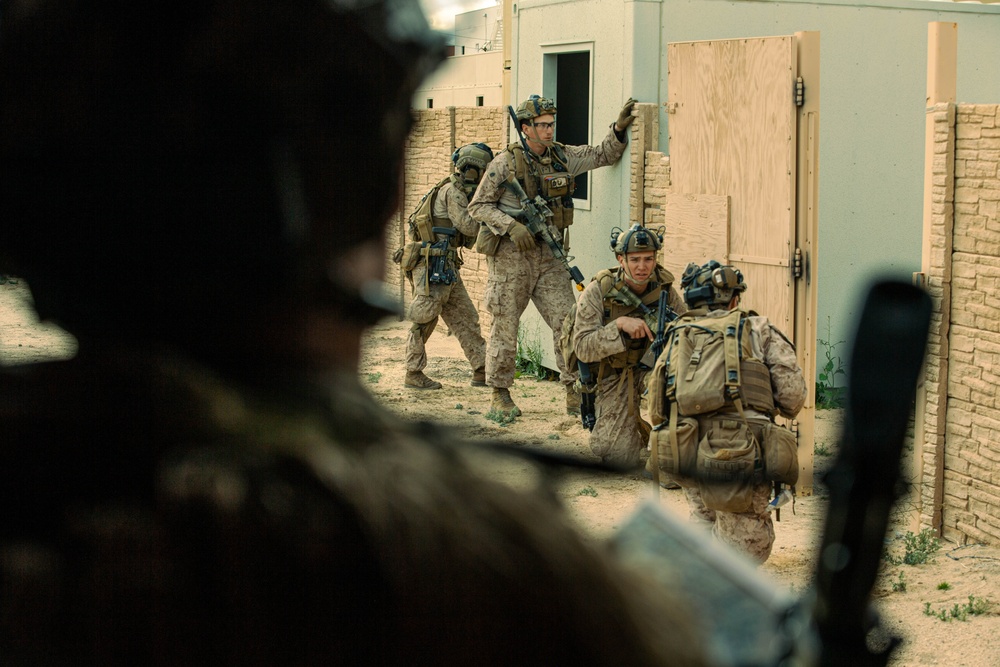 2d Battalion, 6th Marine Regiment Conduct Battalion Mechanized Assault