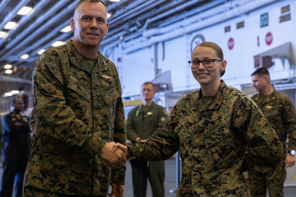 1st MAW Commanding General visits USS America