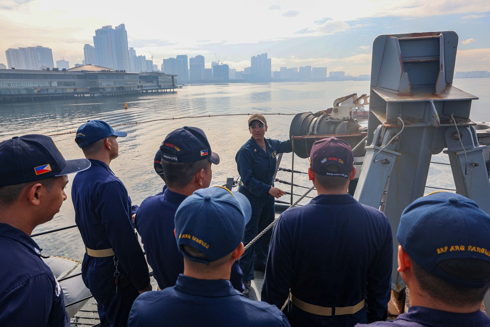 U.S. and Philippine Navy Conduct Subject Matter Expert Exchanges, Bolstering Relations