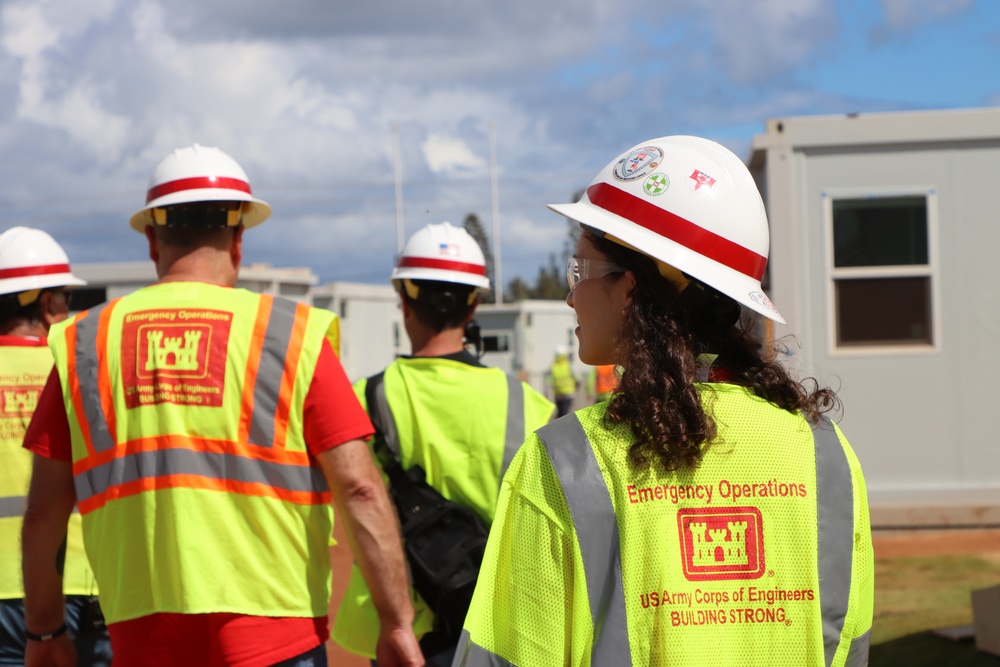 USACE gives progress update on temporary school to a reporter from Se Habla Media