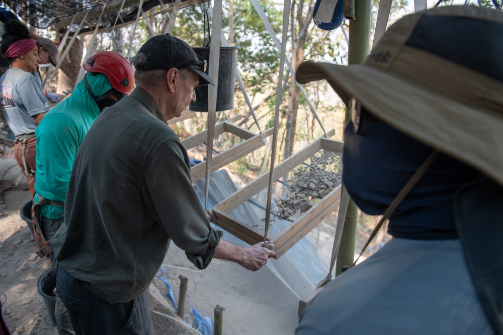 U.S. Ambassador to the Kingdom of Thailand visits DPAA recovery team