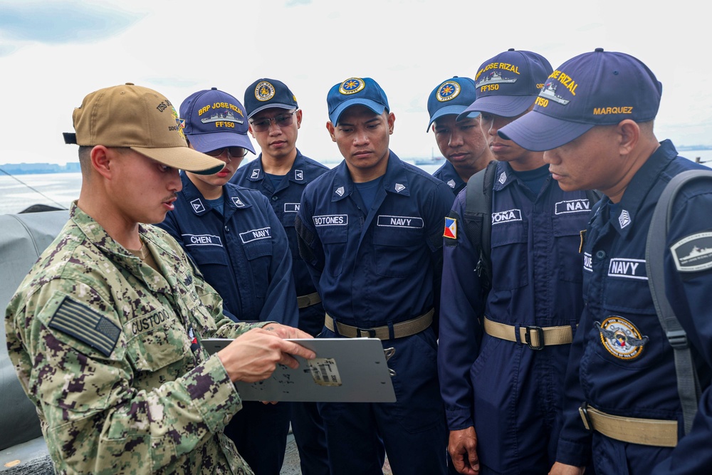 DVIDS - Images - U.S. and Philippine Navy Conduct Subject Matter Expert ...