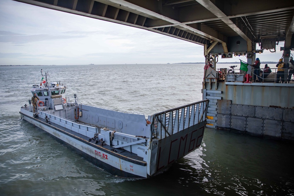 USS Gunston Hall Conducts Well Deck Operations with Italian Navy in Support of Steadfast Defender 24