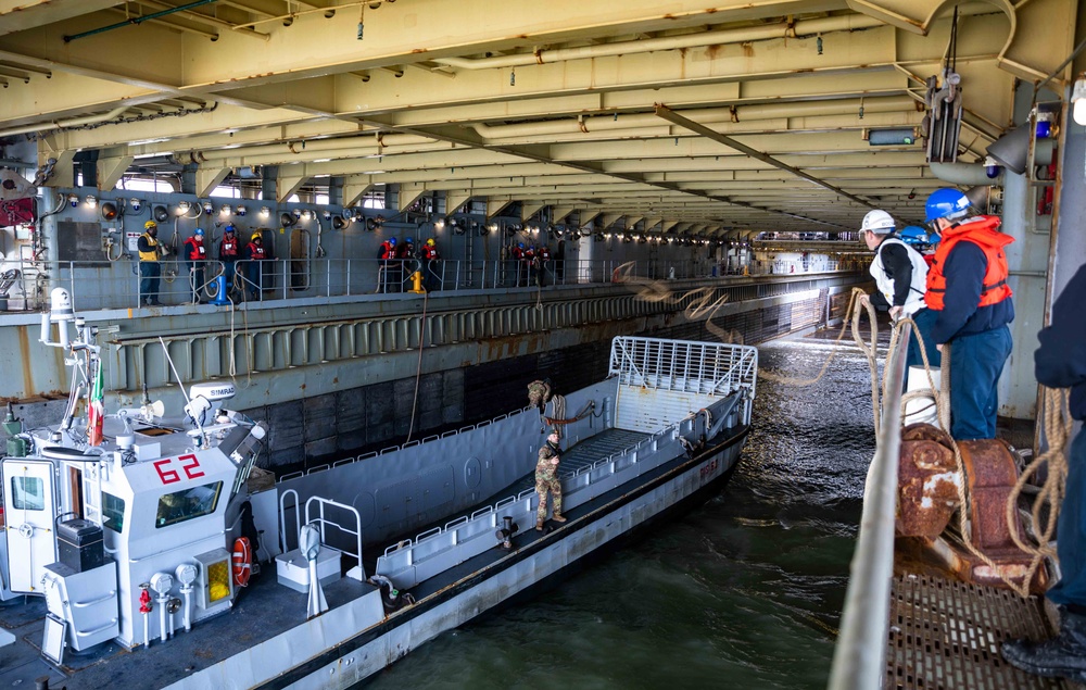 USS Gunston Hall Conducts Well Deck Operations with Italian Navy in Support of Steadfast Defender 24