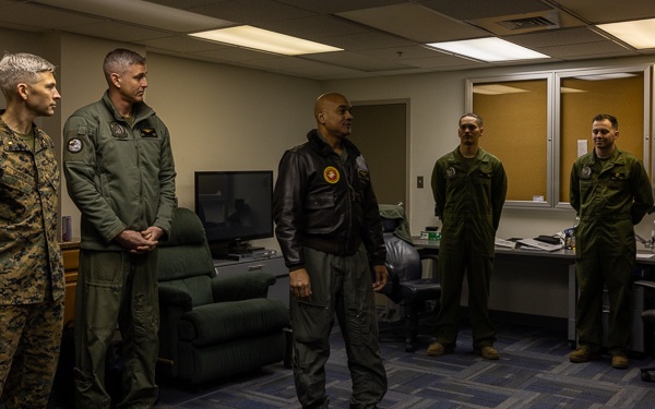 MARFORCOM Visits HMH-461