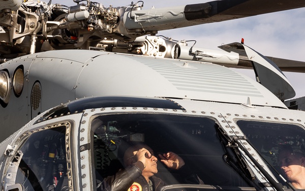 MARFORCOM Visits HMH-461