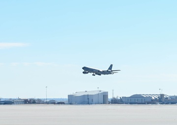 155th ARW hot-pit refueling and touch-and-go