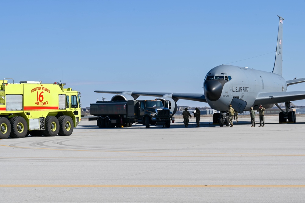 155th ARW hot-pit refueling and touch-and-go