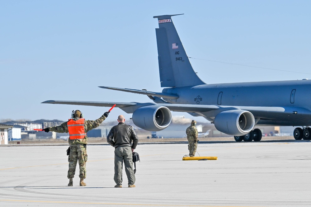 155th ARW hot-pit refueling and touch-and-go
