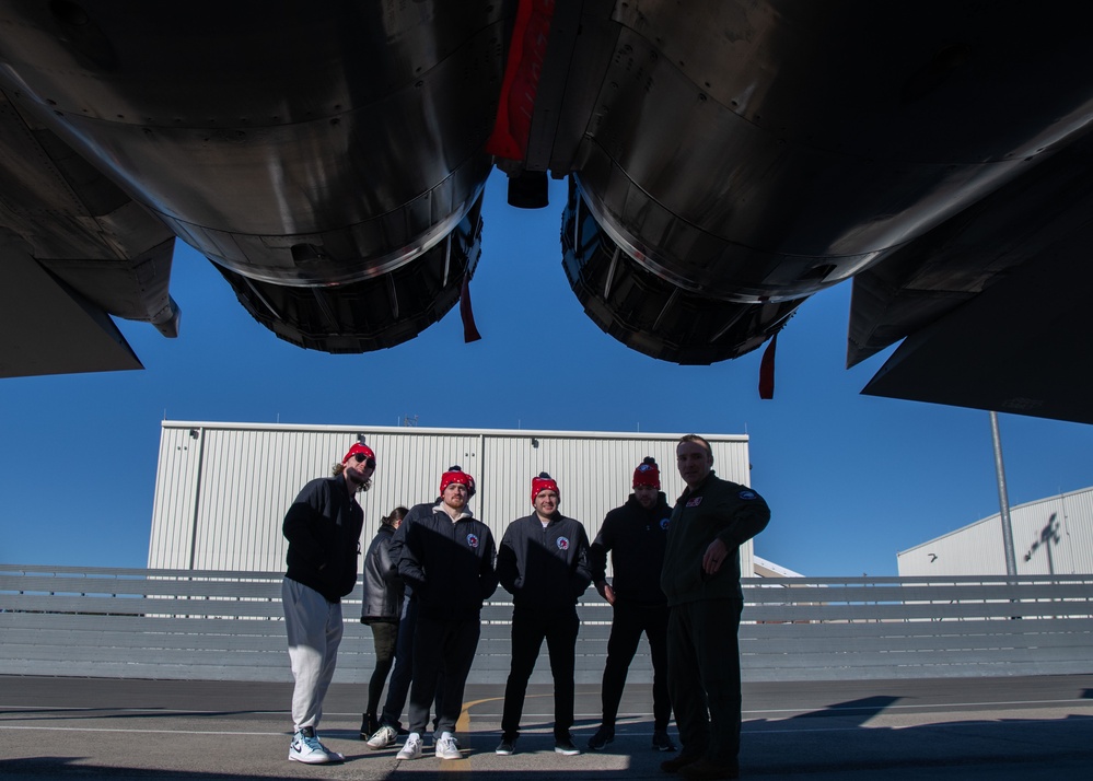 104th Fighter Wing hosts Springfield Thunderbirds for base tour