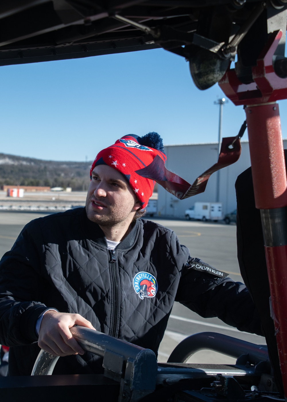 104th Fighter Wing hosts Springfield Thunderbirds for base tour