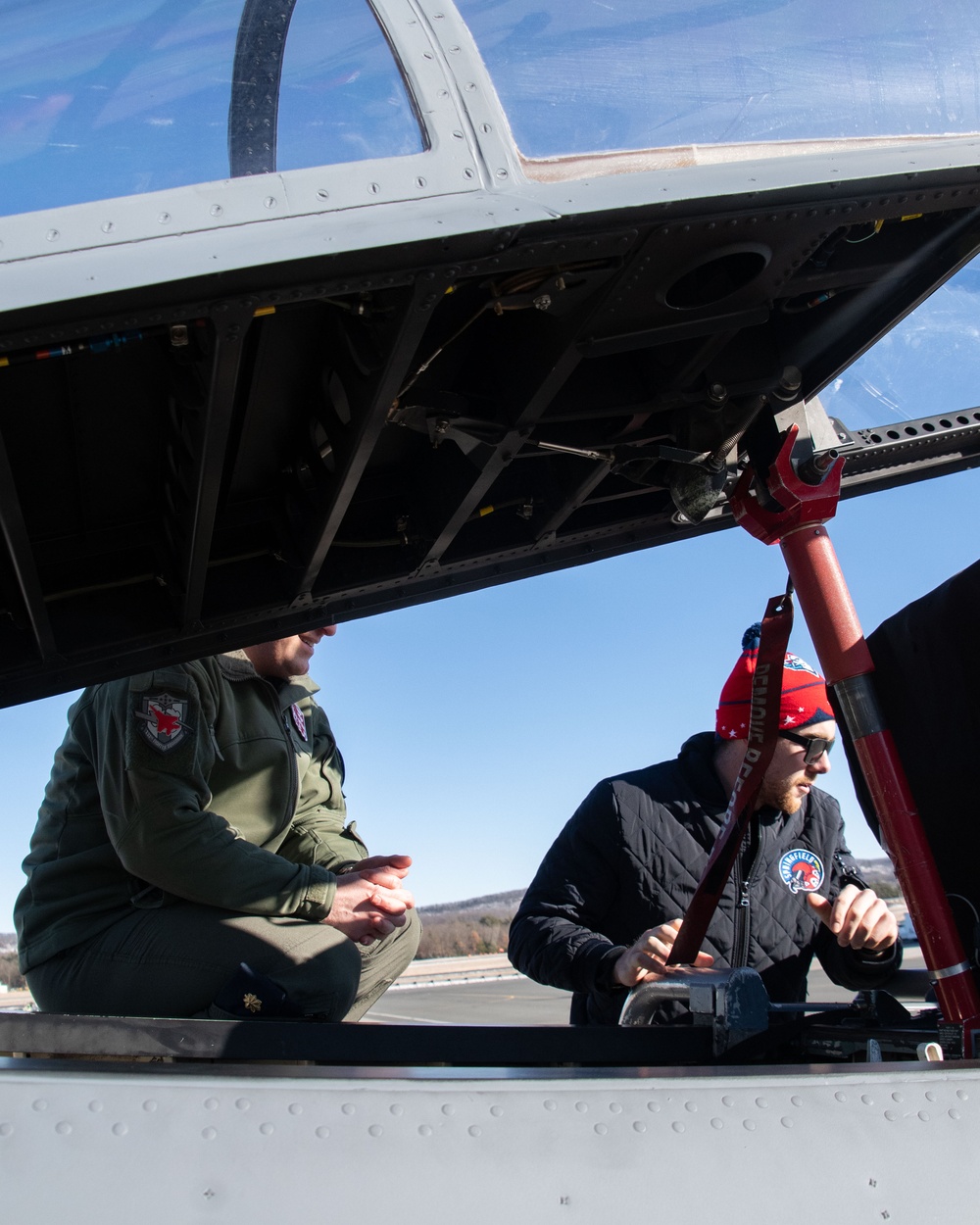 104th Fighter Wing hosts Springfield Thunderbirds for base tour