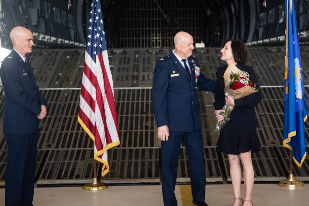 433rd OG commander retires after 35 years of service