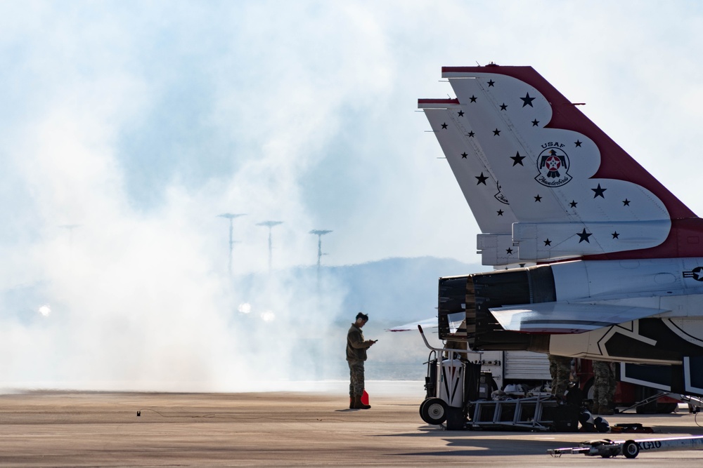 Thunderbirds kickoff winter training at Spaceport America