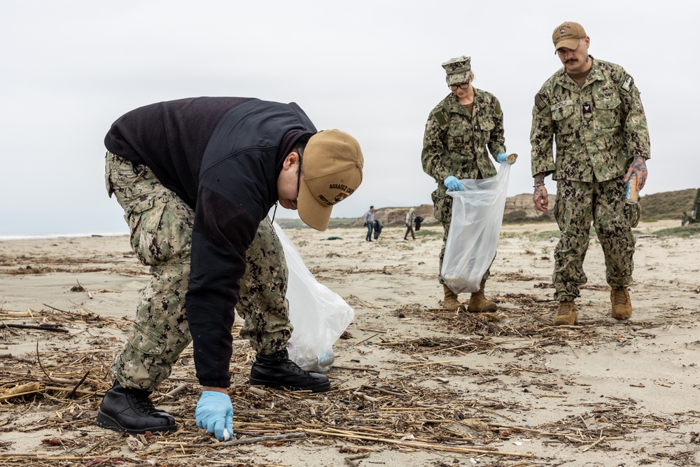 MCI-West Environmental Security Department holds cleanup for Camp Pendleton beaches