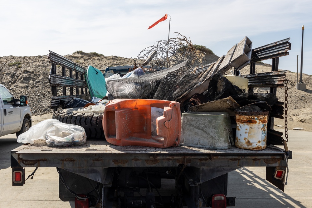 MCI-West Environmental Security Department holds cleanup for Camp Pendleton beaches