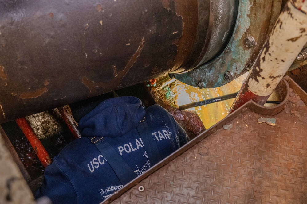 Coast Guard Cutter Polar Star (WAGB 10) conducts underwater repairs