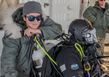 EODMU-3 Wraps Up Operation Deep Freeze with USCG