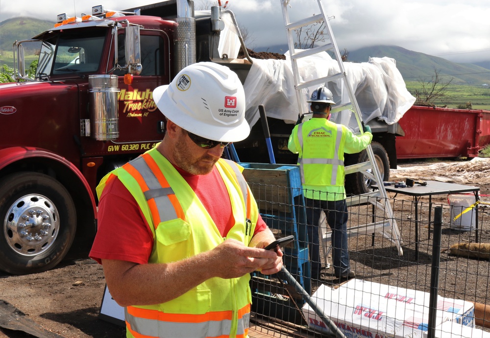USACE conducts Lahainaluna debris removal.