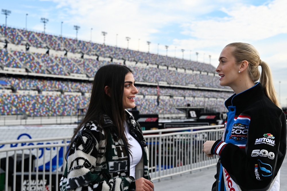 Lt Marsh (Miss America) at Daytona 500